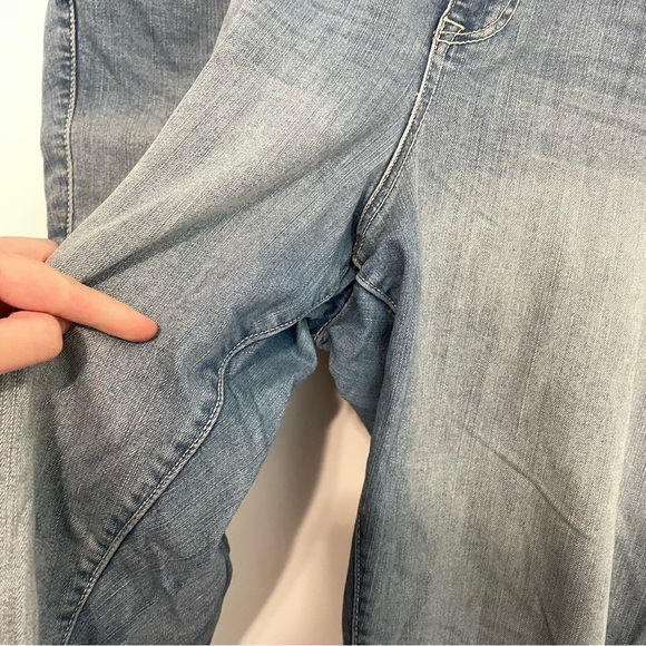 TORRID Plus Size Premium Stretch Light Wash Jegging Mid Rise Jeggings Jeans 24 R - Picture 7 of 16